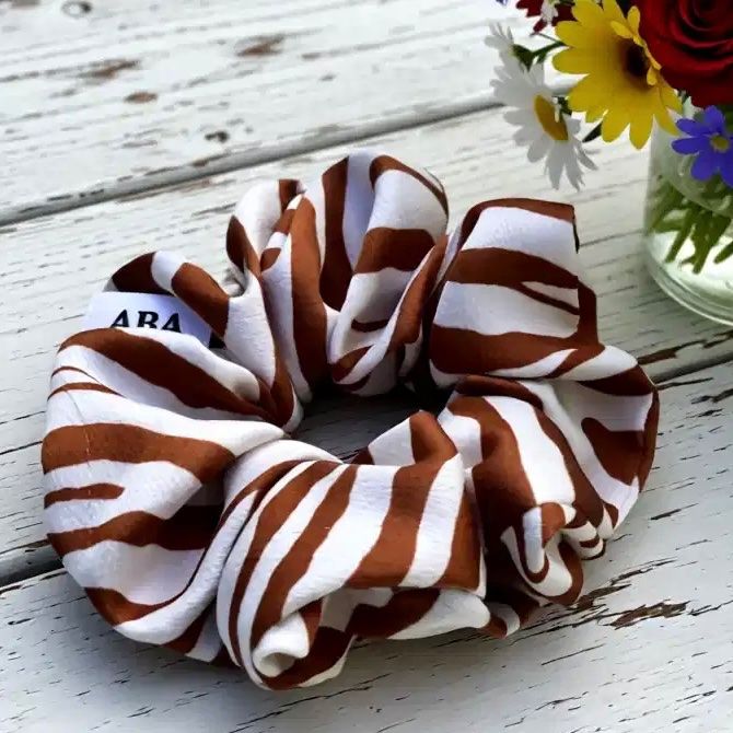 Accessori per capelli: Scrunchie - Handgemachtes Seide Haargummi - Neu – Nuovo e nell'imballaggio originale da Vals venduto da ABA-Atelier
