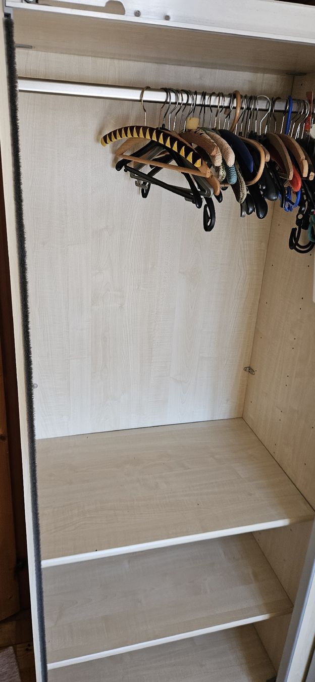 Armadi: Massiver Kleiderschrank – Usato da Belp venduto da Ginus85 3