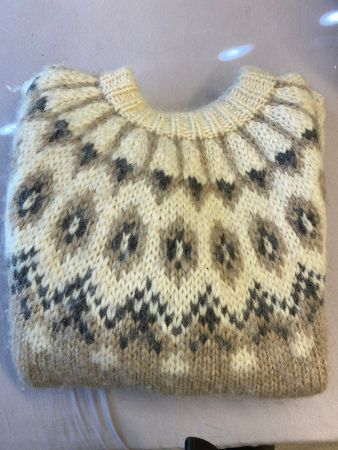 Hangestrickter Islandpulli Gr. S/M