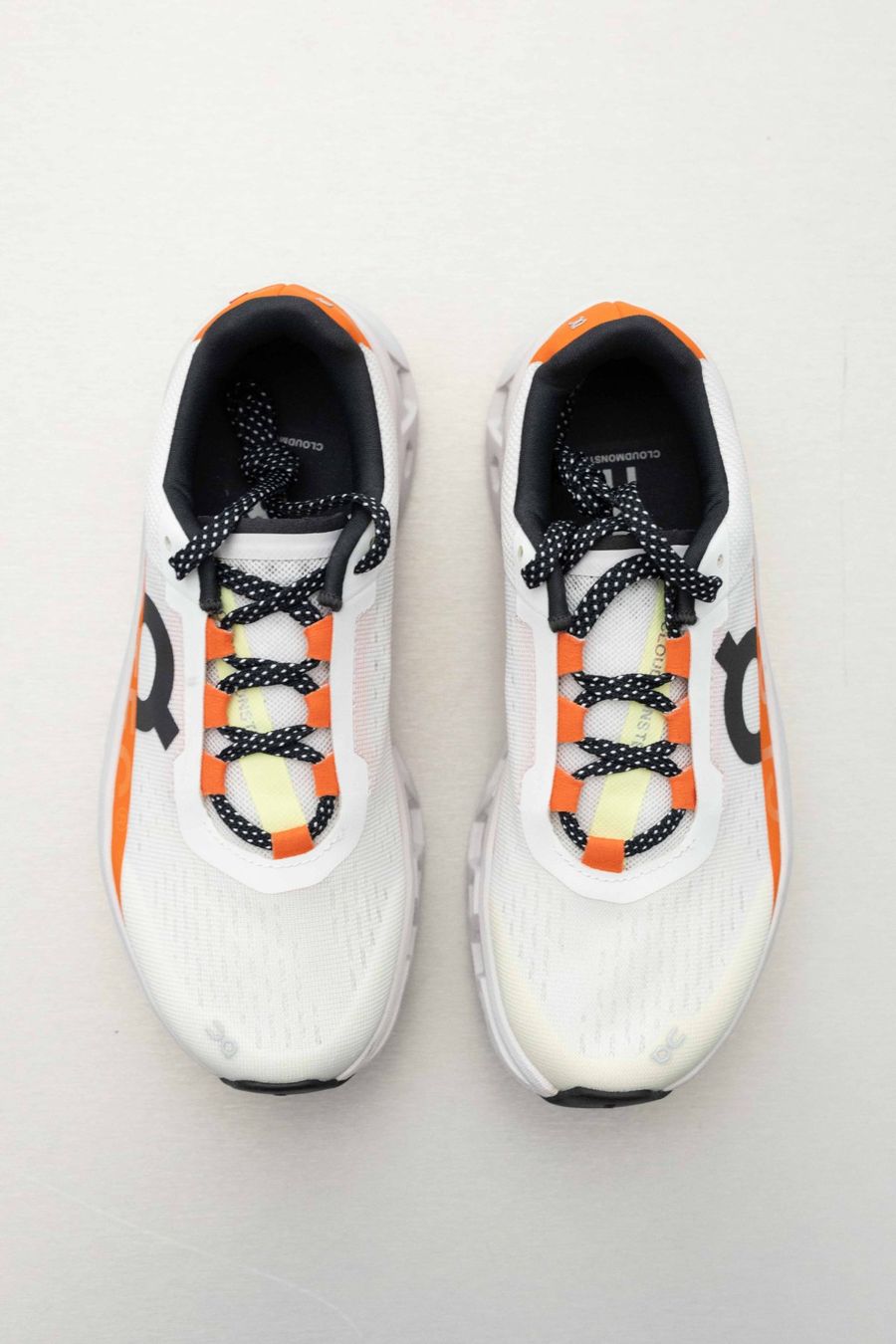 On Scarpe da uomo: On Cloudmonster White & Orange Sneakers Size EU 37 – Usato da Zürich venduto da car_8ggm 2