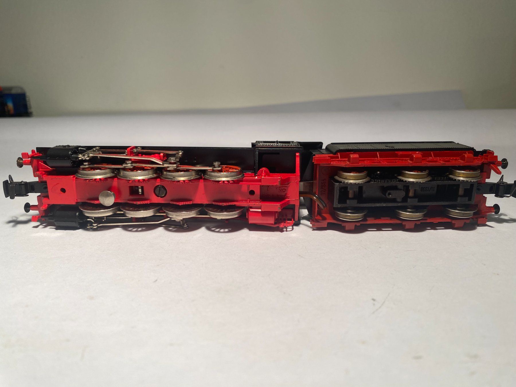 Fleischmann Modelleisenbahnen: Fleischmann Dampflokomotive mit Tender, DC Analog – Gebraucht aus Buchrain von Modellbahn11 5