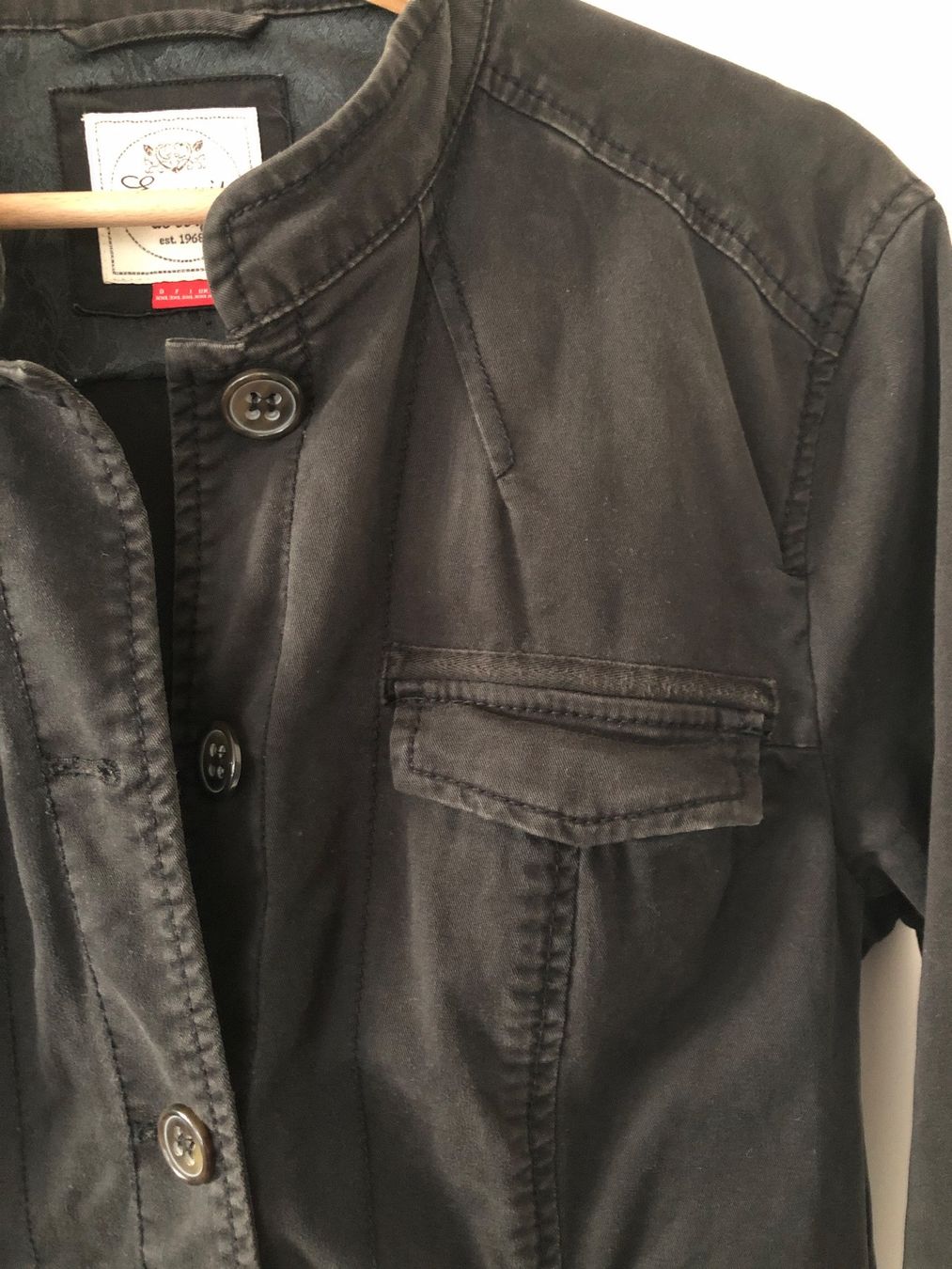 Esprit Giacche: Esprit Damenjacke schwarz Grösse XXL – Usato da Buchs SG venduto da Vrenilein 1
