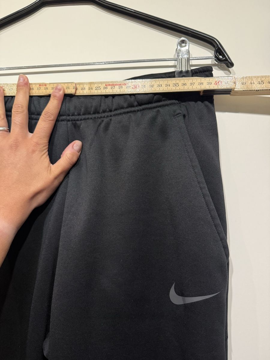 Nike Pantaloni: Nike Trainerhose – Usato da Buchs AG venduto da MiWeFe17 2