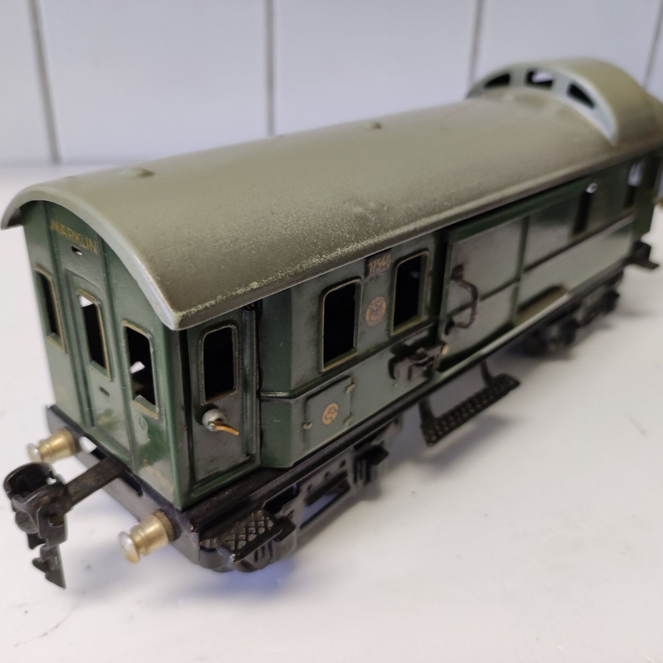 Märklin Modellini di ferrovie: MäRKLIN Gepäckwagen mit Reichsbahnemblem – Usato da Seuzach venduto da Loeckeli01