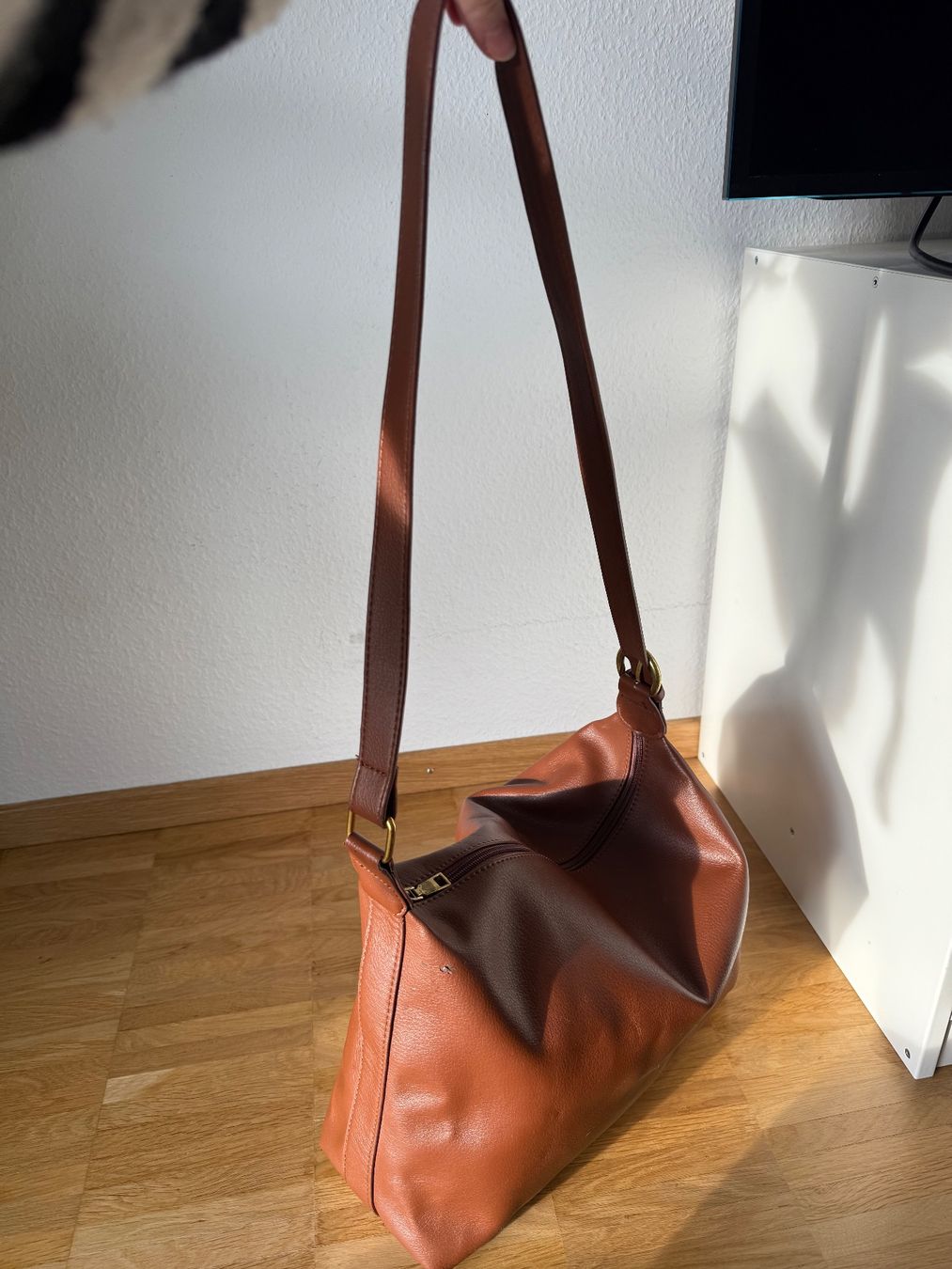 Taschen für Damen: Braune Schultertasche in Lederoptik – Gebraucht aus Zürich von Cleo234 2