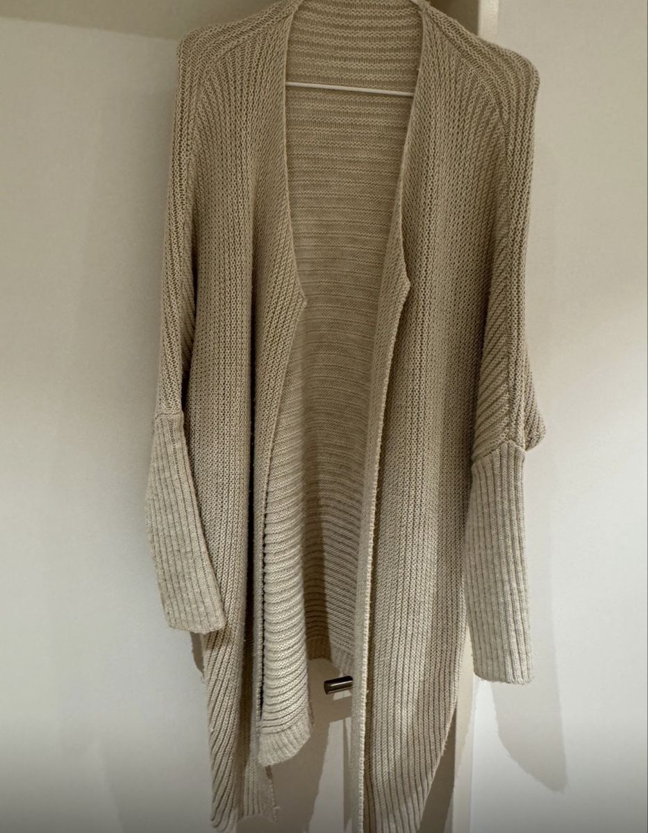 Manteaux: Strickmantel in Beige – D'occasion à Hinwil par YPMK61