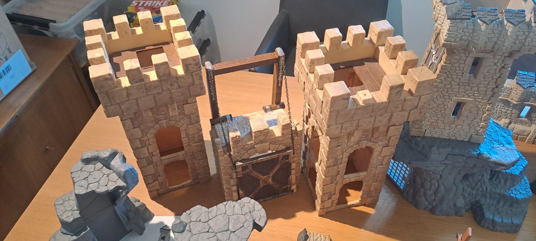 Schleich Giocattoli: Schleich Burg nicht komplett – Usato da Bitsch venduto da jajo79076 9