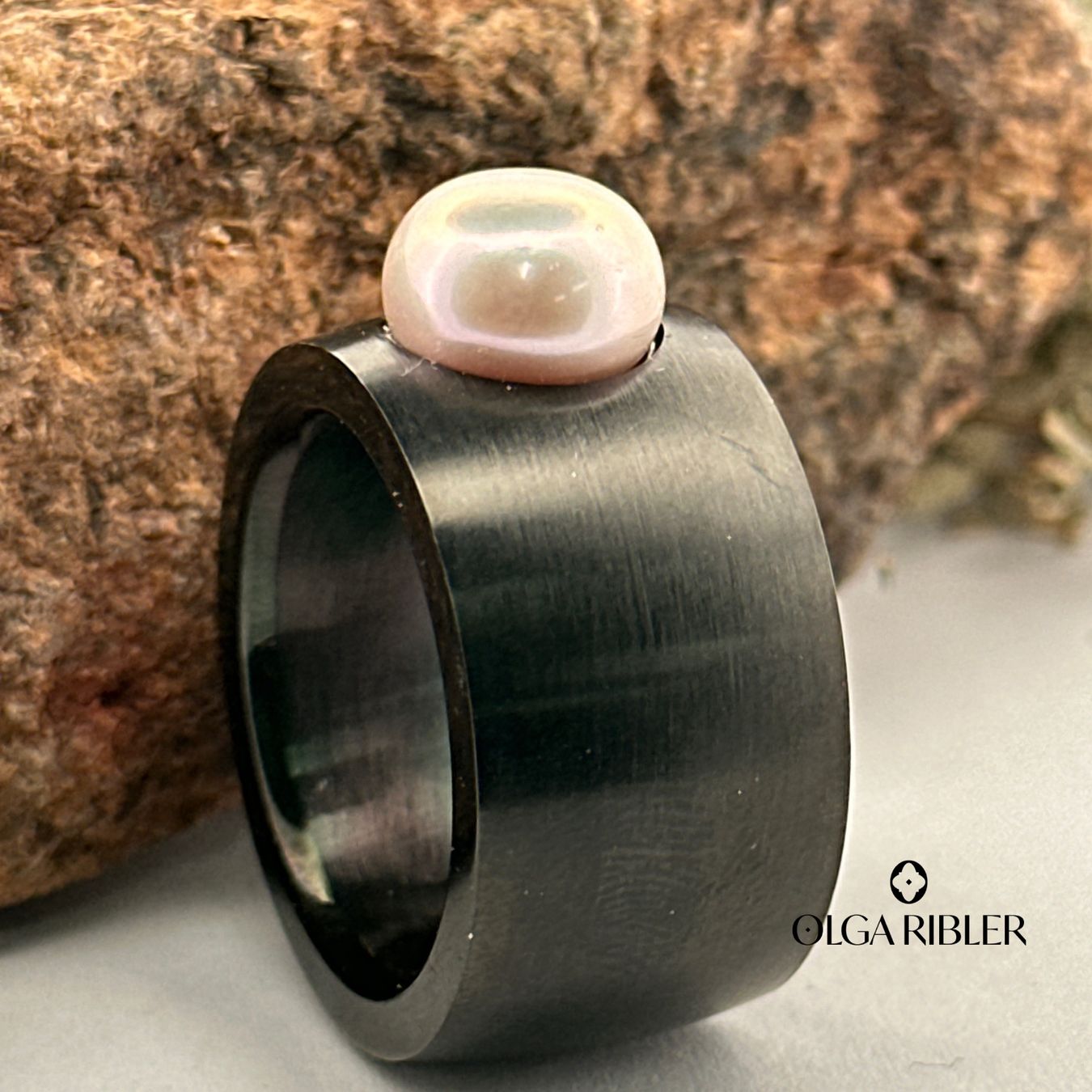 Olga Ribler Anelli: Edelstahlring mit Perle, Gr. 56 – Nuovo (secondo la descrizione) da Luzern venduto da MonikaS03 5