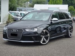 AUDI RS4 Avant 4.2 FSI V8 Quattro S-tronic * CH-Fahrzeug *
