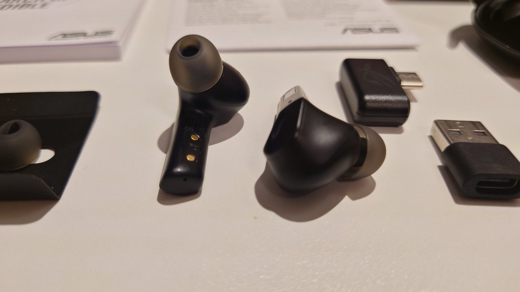 Kopfhörer: ROG Cetra SpeedNova True Wireless 2.4Ghz Gaming Earbuds – Gebraucht aus Volketswil von thedmo_seller 4