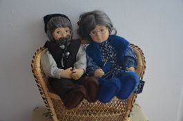 Altes Paar mit Korbbank, schöne Handarbeit, siehe Foto