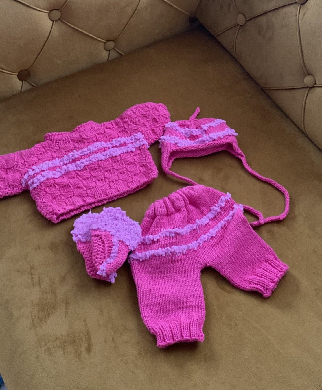 Poupées: gestrickte Puppen Kleider, handarbeit – D'occasion à Dagmersellen par Arcticsnow2017 1