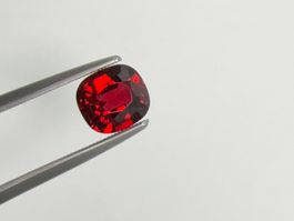 Natürlicher Myanmar-Spinell 1.55 ct mit AIGS-Zertifikat