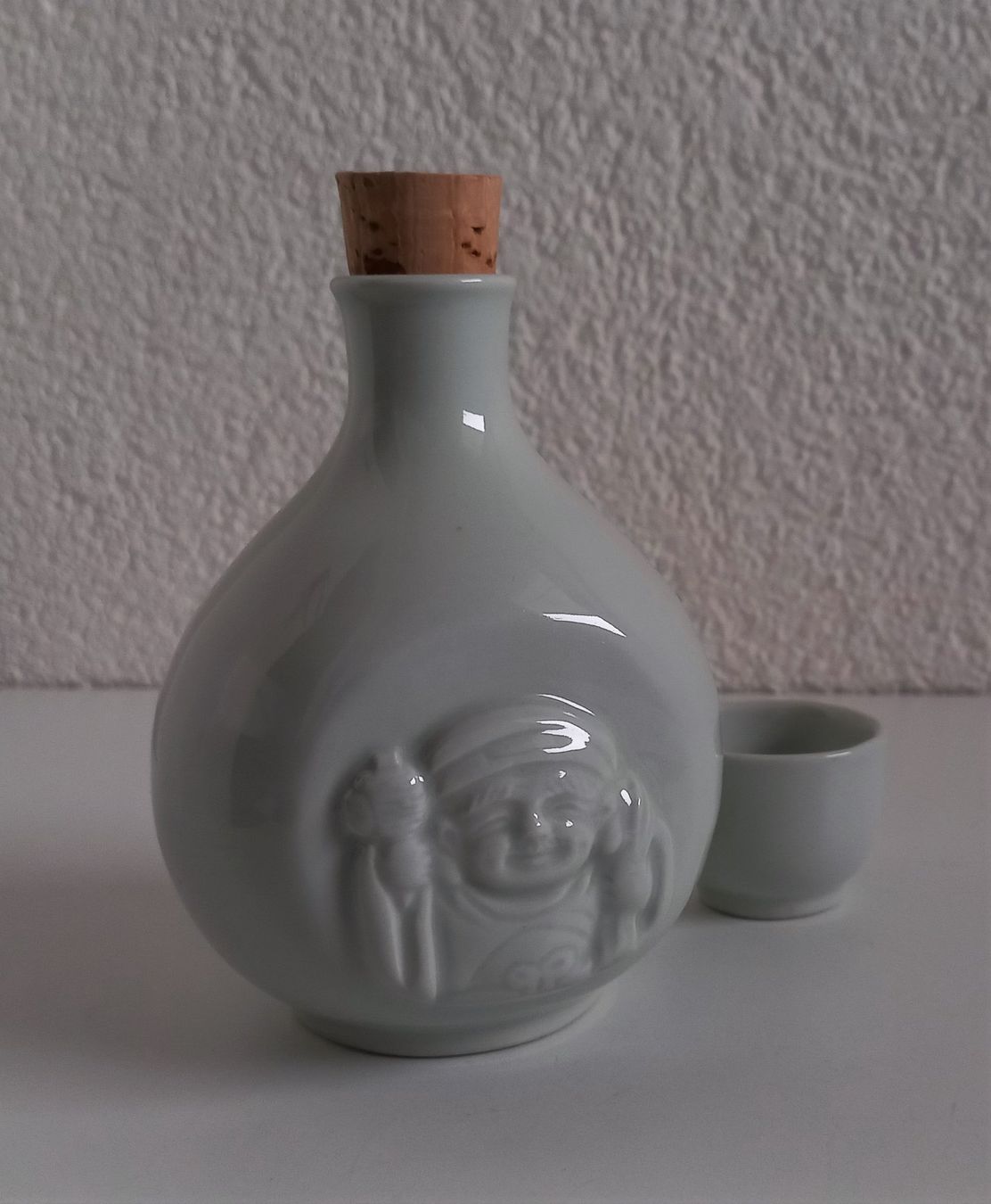Caraffe: Japanischer Sake-Krug mit Tasse – Usato da Bévilard venduto da Orscha