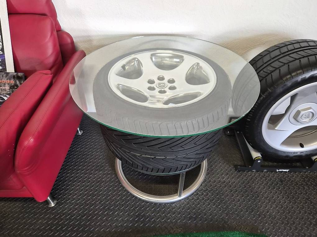 Tavoli: Dodge Viper Garagentisch – Usato da Welschenrohr venduto da viper2 1