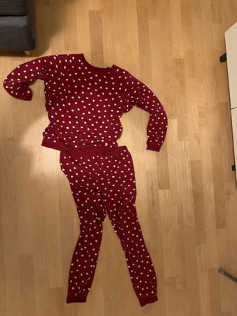 Calida Pyjama Set rot mit Herzmuster Grösse XS