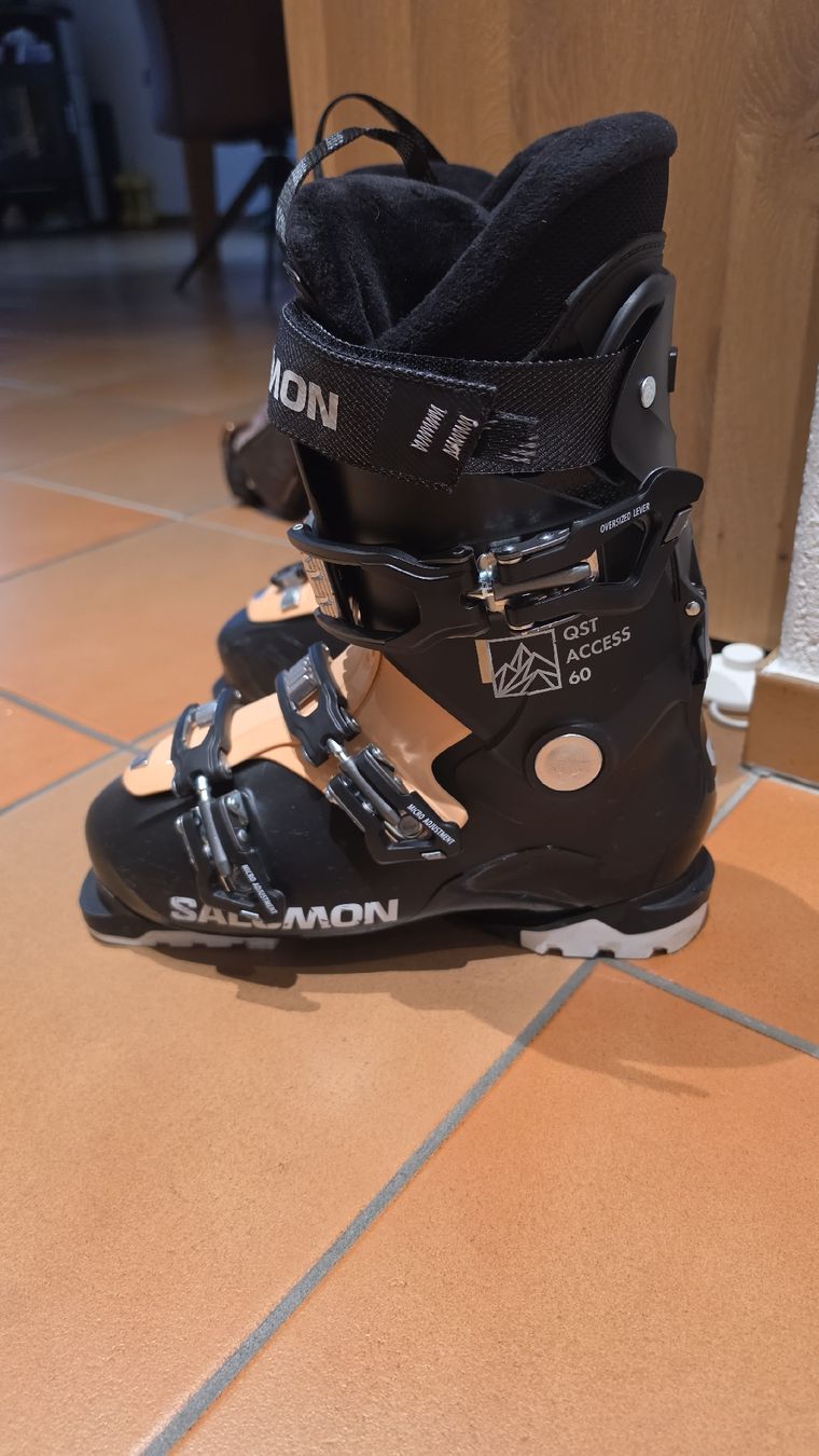 Salomon Scarpe da donna: Skischuh gr.39/40 – Usato da Uttwil venduto da ClaudiaZ07 1