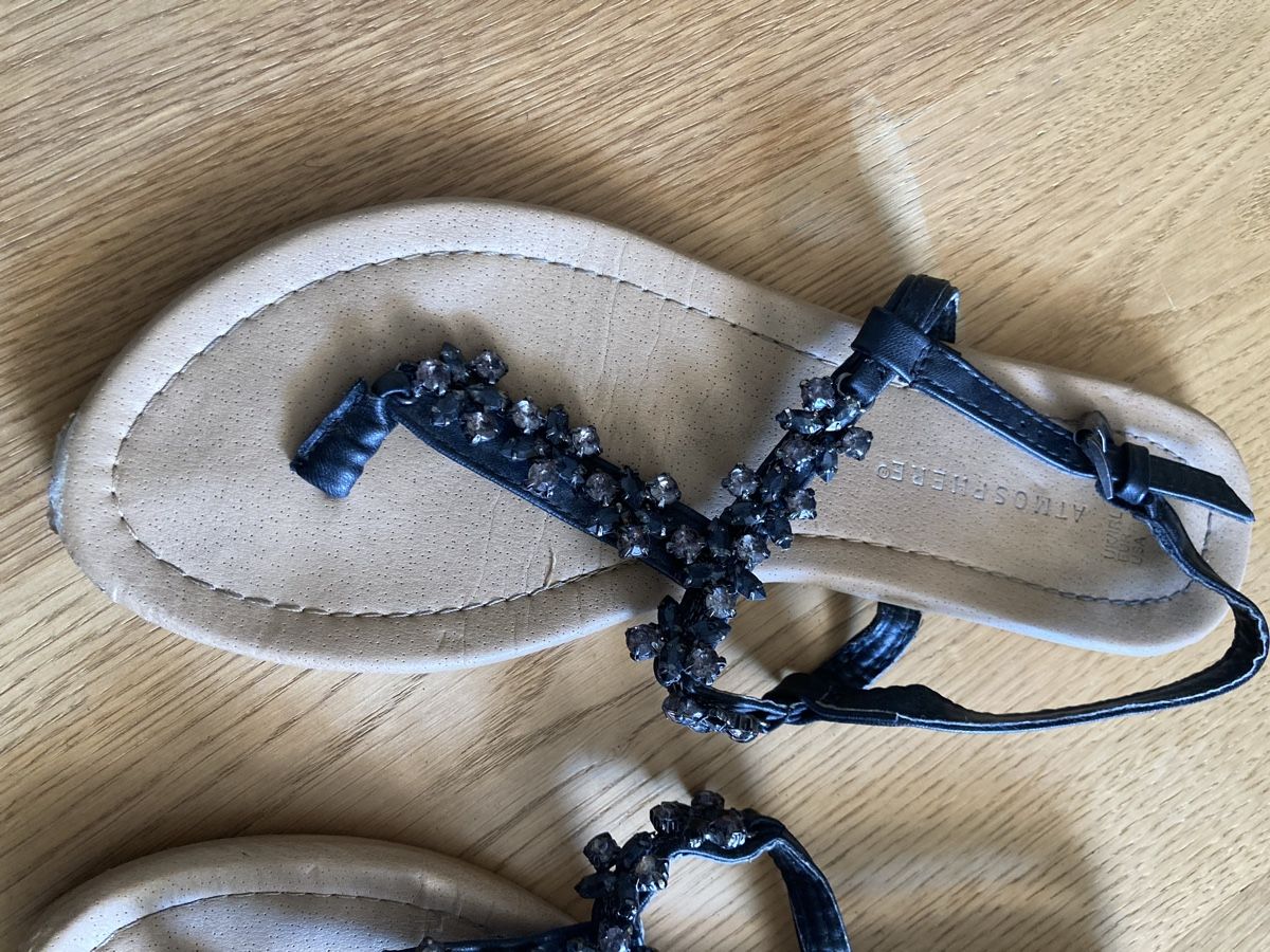 Damenschuhe: flache Sandalen – Gebraucht aus Winterthur von butterfly210 1