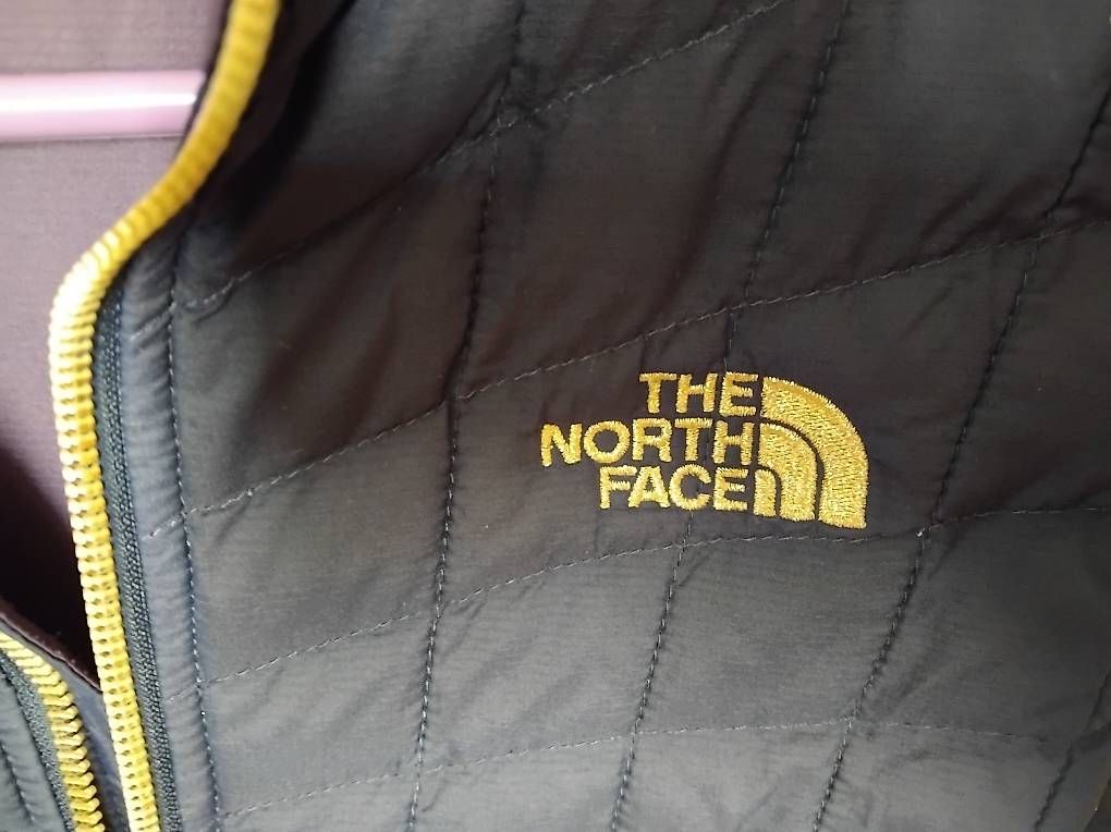 North Face Vestes: Veste mi-saison Nord Face – D'occasion à Peseux par pat_2nd9 2