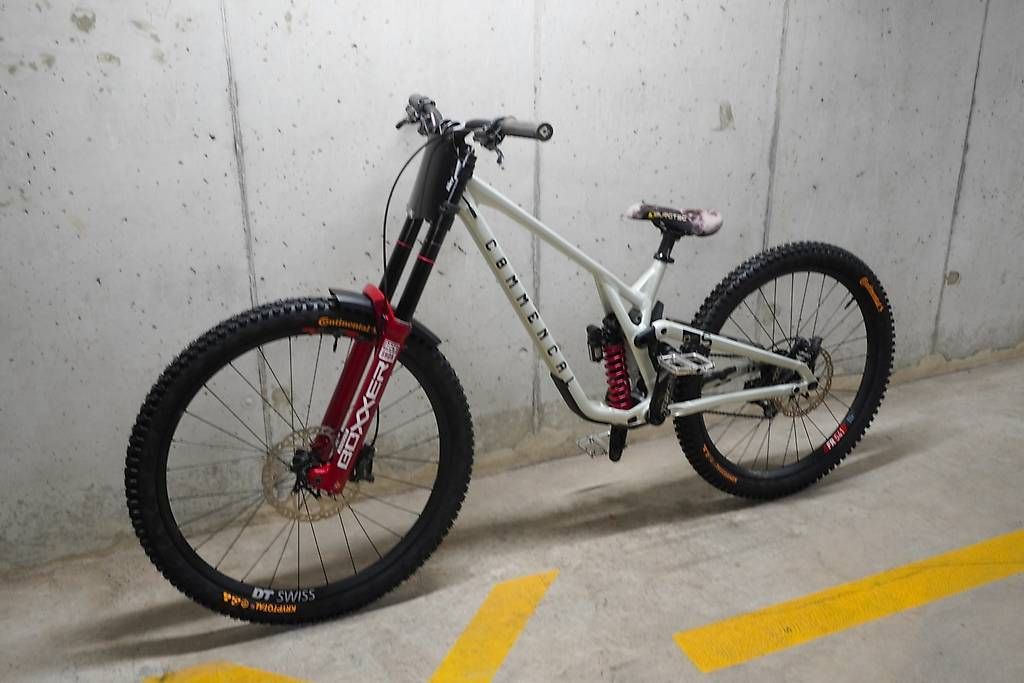 Commencal Vélos: Commencal Dhv5 – D'occasion à Meinier par simon0107