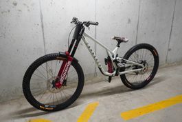 Commencal Dhv5