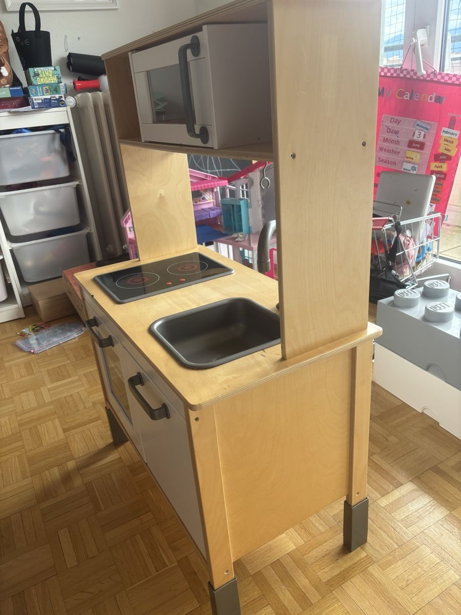 Ikea Giocattoli: IKEA Children’s Kitchen – Usato da Genève venduto da dcl_7j5w 4