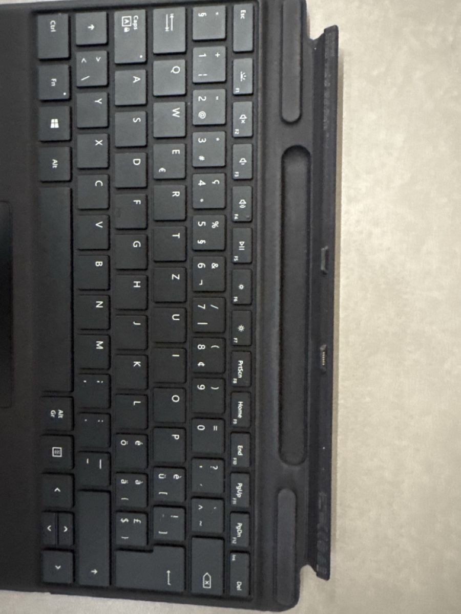 Microsoft Tastiere: Microsoft Surface Pro 9- Clavier, noir👍48 – Nuovo (secondo la descrizione) da Salgesch venduto da Flolo80 2