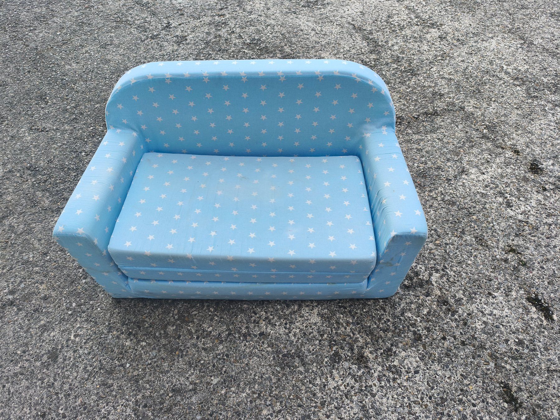 Sofas: Kindersofa – Gebraucht aus Bettwiesen von brisan