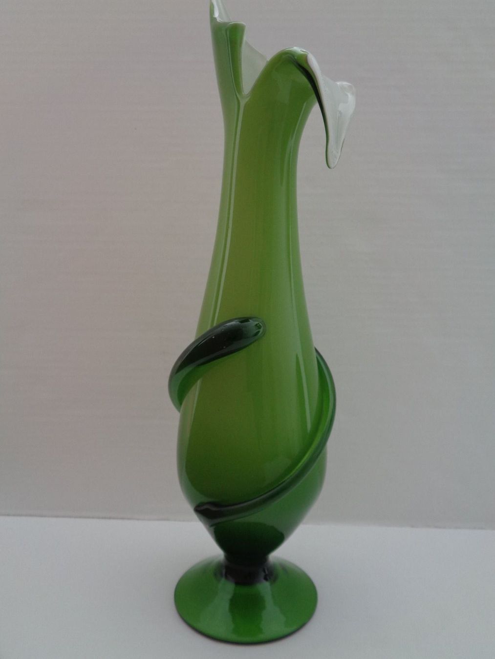 Murano Vasi & Recipienti: Murano Schnabelvase Opaline grün – Usato da Chur venduto da omonia 1