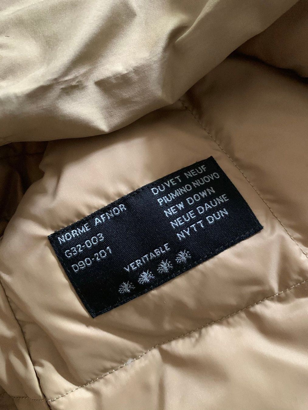 Moncler Giacche: MONCLER - Daunenjacke beige 36 – Usato da Zürich venduto da Diazaio 5