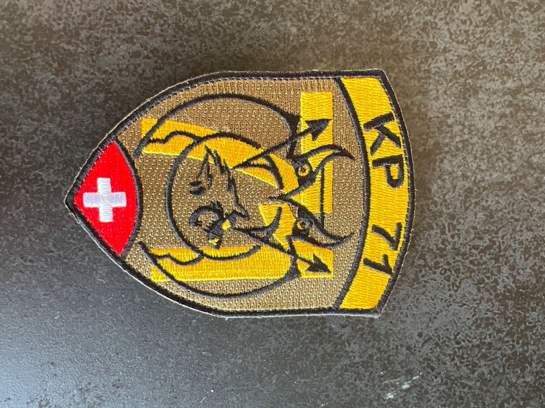 Plaketten & Abzeichen: Badge  KP 71 Embleme neu – Neu (gemäss Beschreibung) aus Thun von IBT1