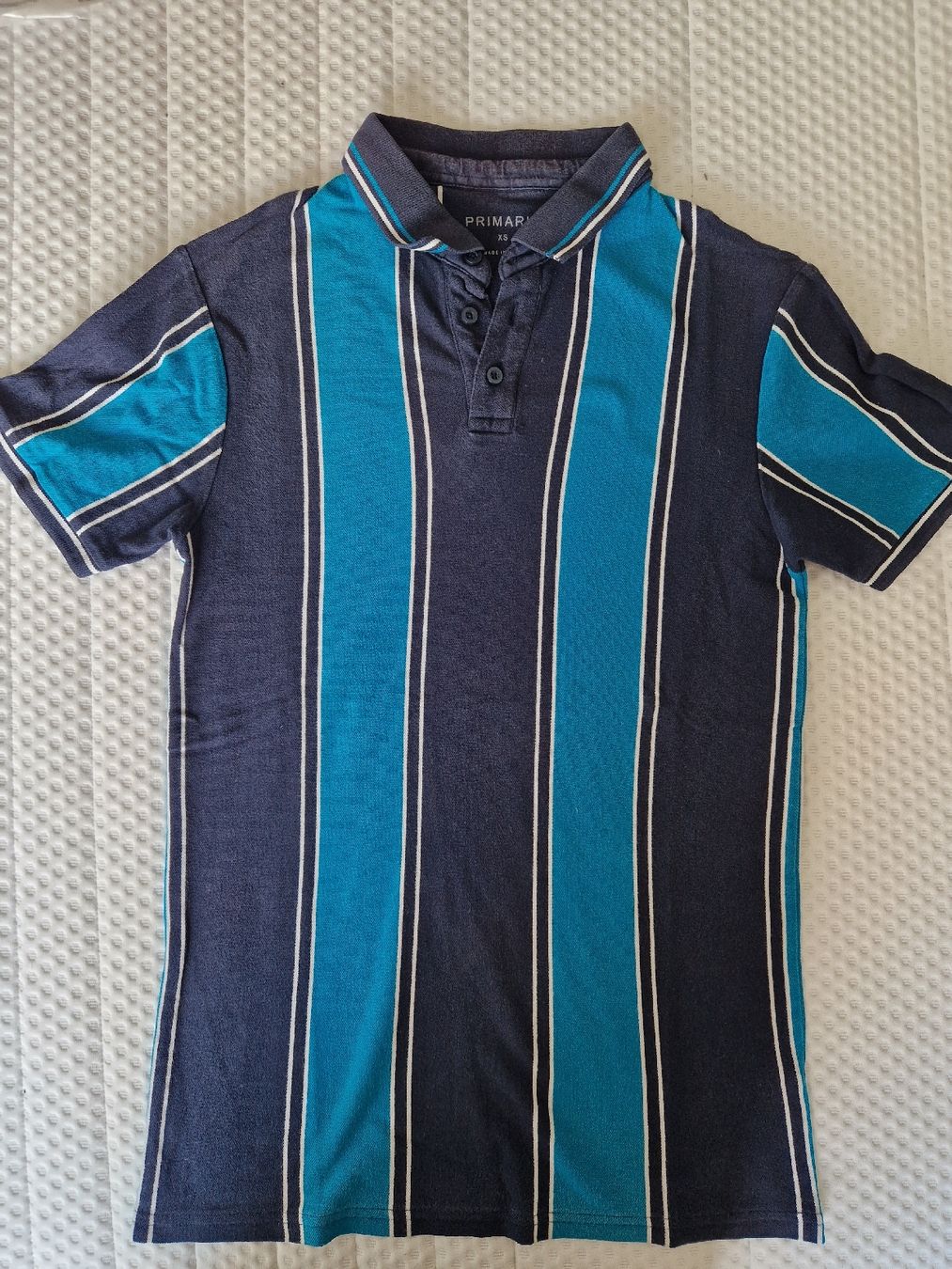 T-shirt: Tshirt – Usato da Lausanne venduto da mgo_yx25