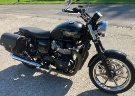 Triumph Bonneville SE
