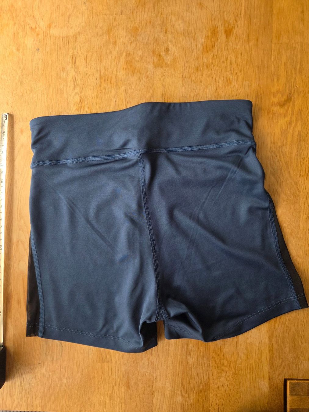 Odlo Pantaloni: Odlo Damen Essentials Mesh Shorts Grösse S – Usato da Luzern venduto da lso_ht7n 2