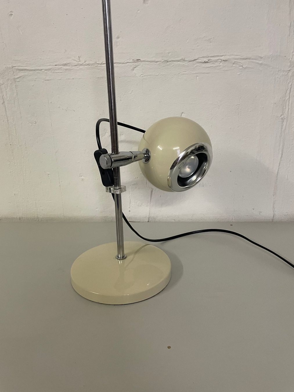 Lampade: lampe  design Ryon globe beige claire – Usato da La Croix (Lutry) venduto da netrajet 2