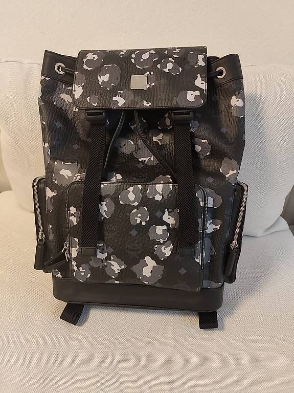 Mcm Zaini: Neu Original MCM Rucksack schwarz – Nuovo e nell'imballaggio originale da Basel venduto da kimi.86