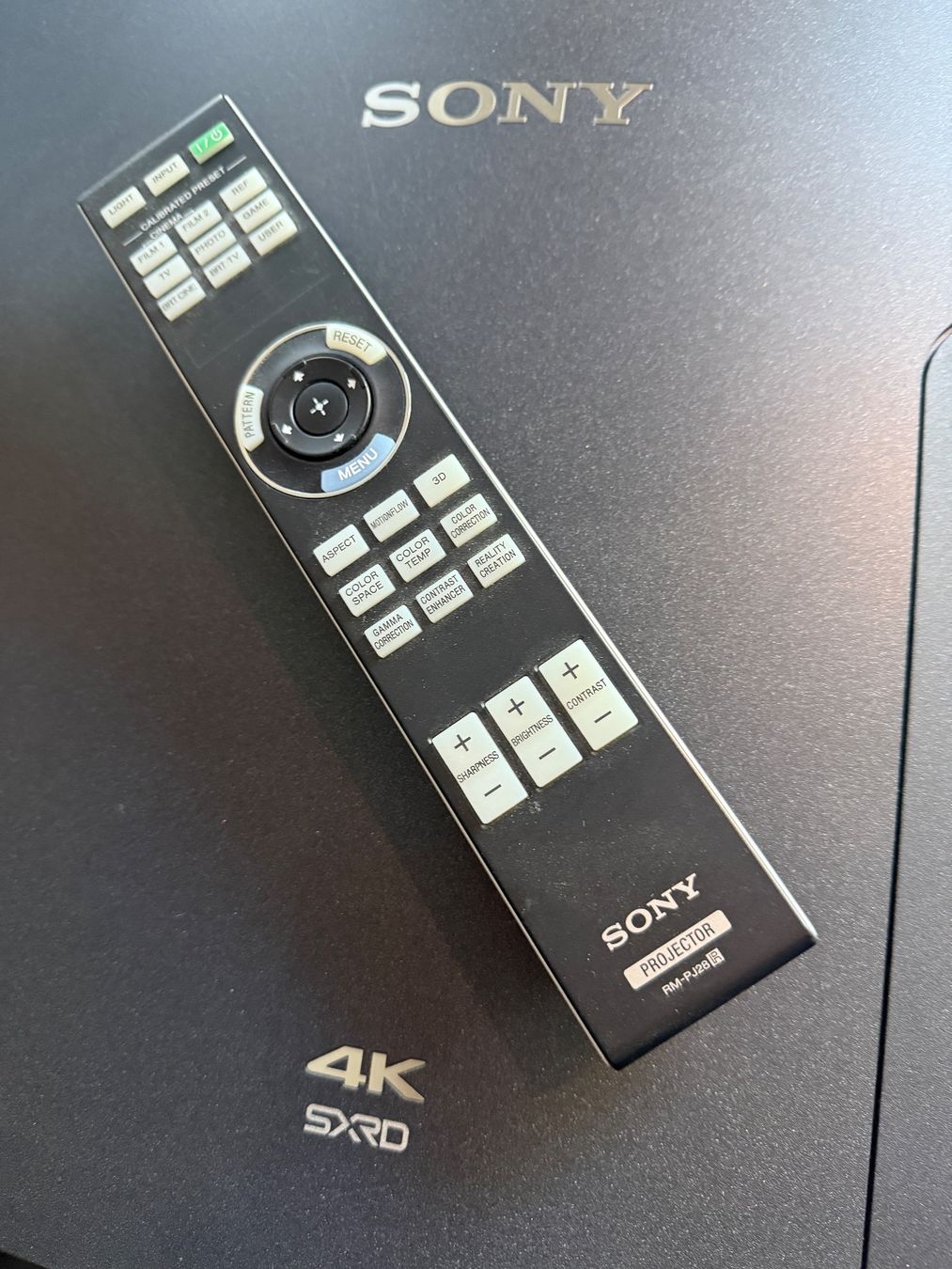 Sony Proiettori: Sony Beamer VPL VW 320 – Usato da dietlikon venduto da avspalinger 6
