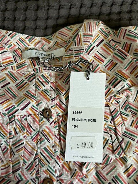 Camicette, T-shirt & Top: Bluse langarm, Marke Noppies, Grösse 104, Neu – Nuovo (secondo la descrizione) da Kloten venduto da Monkell 2