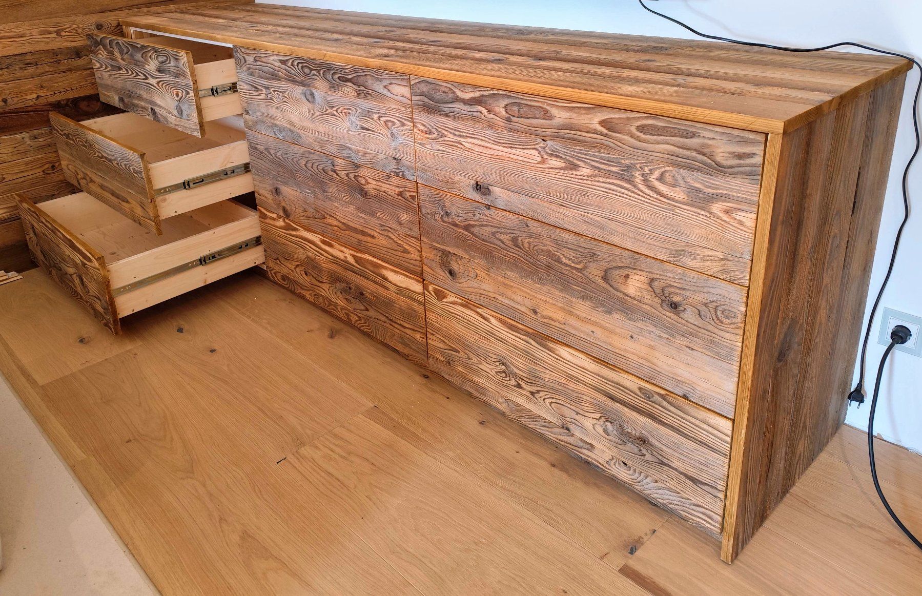 Cassettiere: Altholz Sideboard Einzigartig, Auf Maß gefertigt! – Nuovo e nell'imballaggio originale da Bad Feilnbach venduto da Altholzmoebel 1