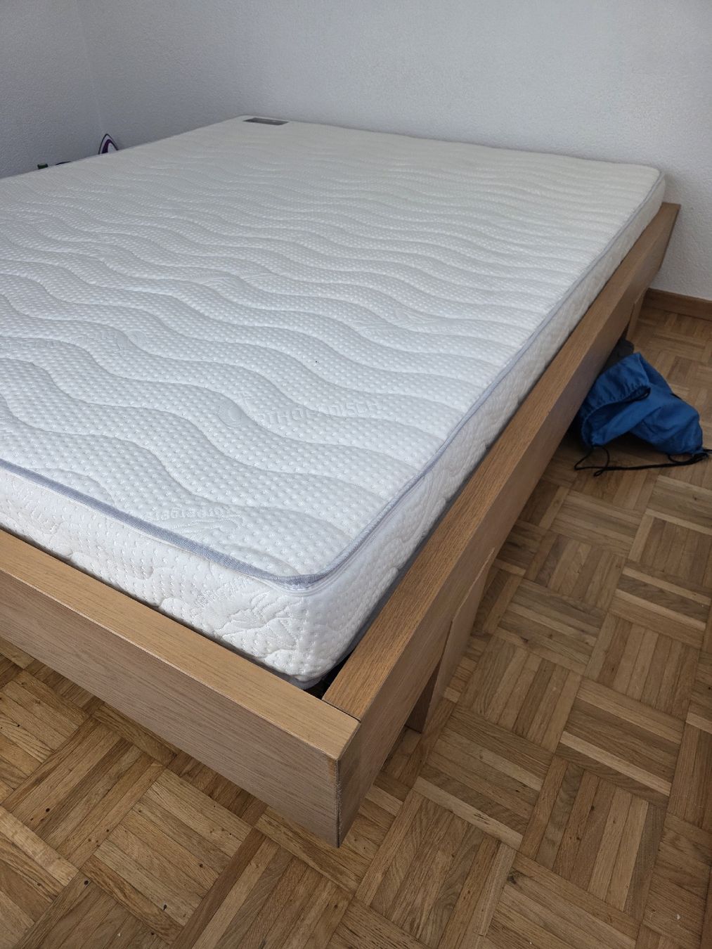 Letti: 160cm X 200cm Bed for sale – Usato da Sierre venduto da abe_fl68