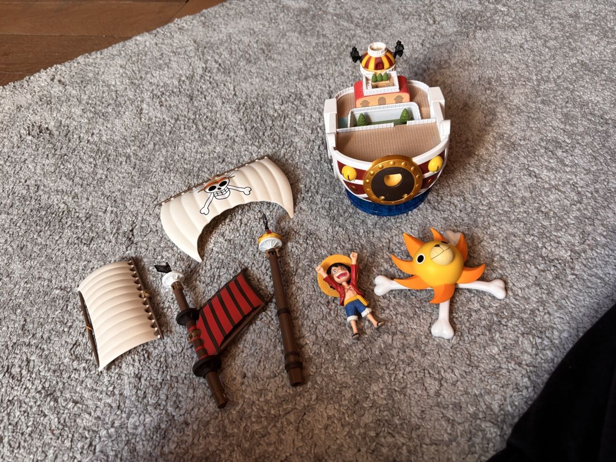 Giocattoli: One Piece Going Merry Ship Model Figure, Great Condition! – Usato da Ascona venduto da ElfieLove 1