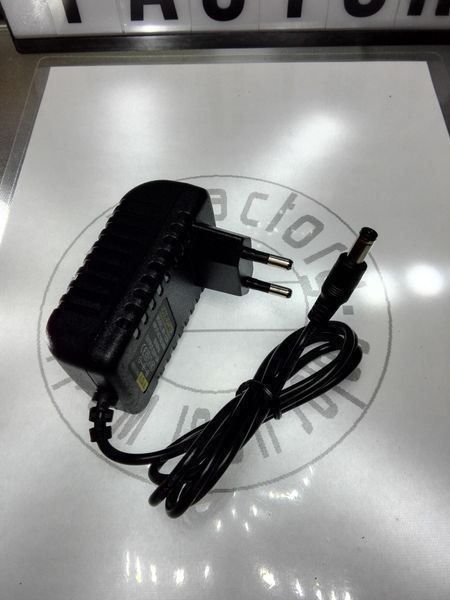 Componenti elettronici: Netzteil 240/12V, 2A, 5.5x2.1mm DC – Nuovo (secondo la descrizione) da Luzern venduto da Salefactory