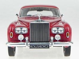 ROLLS ROYCE SILVER CLOUD III FLYING SPUR in 1:18