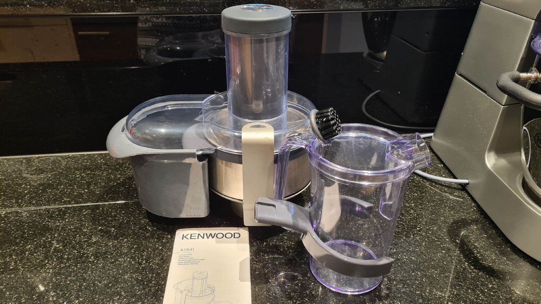 Kenwood Elettrodomestici da cucina: Kenwood AT641 Profi Entsafter – Nuovo (secondo la descrizione) da Lachen SZ venduto da Mira20