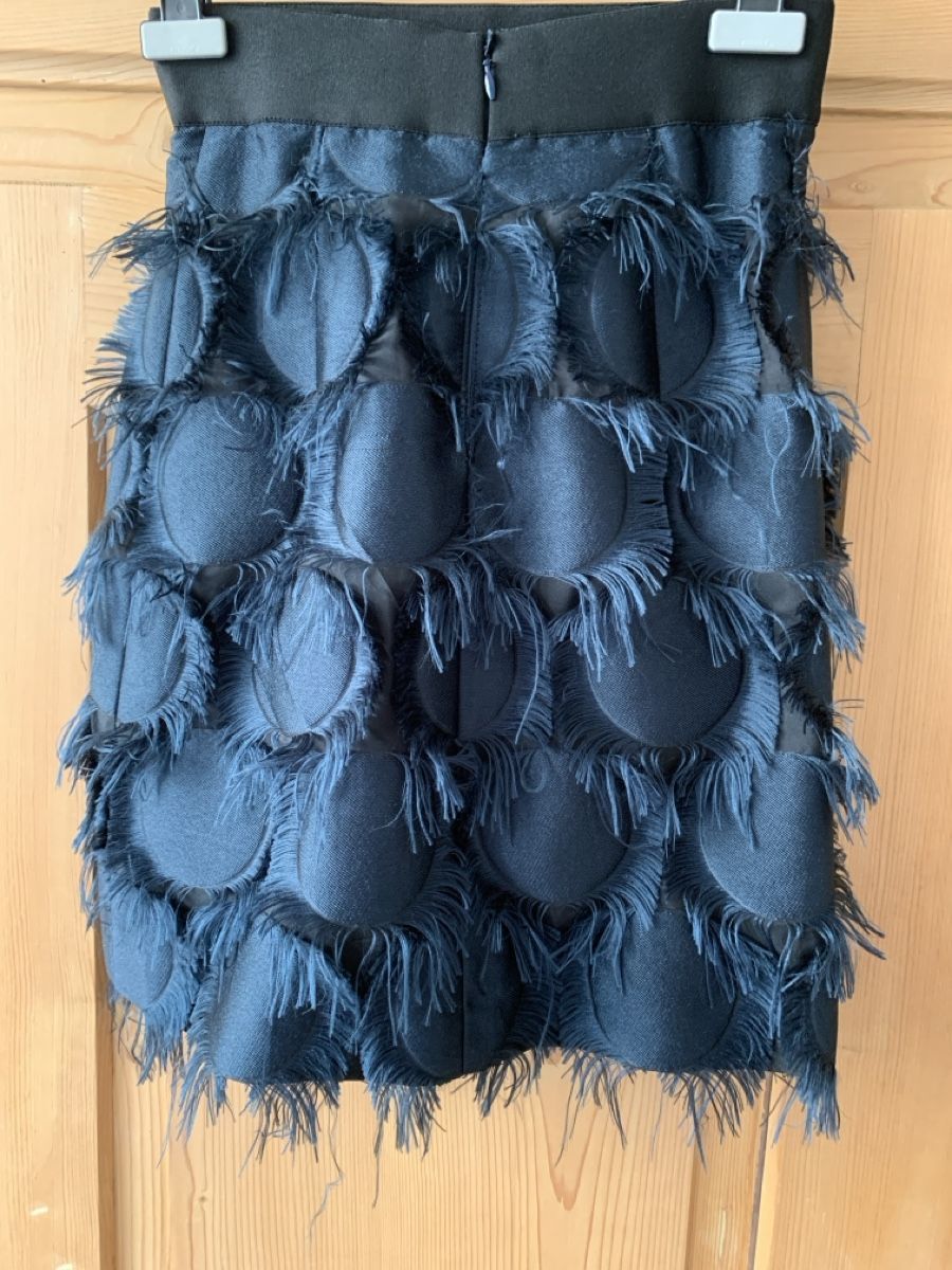 Akris Gonne: AKRIS: Neuer exklusiver blauer Minirock mit Fransen – Nuovo (secondo la descrizione) da Luzern venduto da designluzern 2