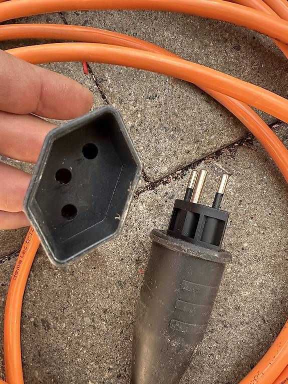 Cavi: Verlängerungskabel mit 3-poligem Stecker Orange   – Usato da Speicherschwendi venduto da Supersport 3