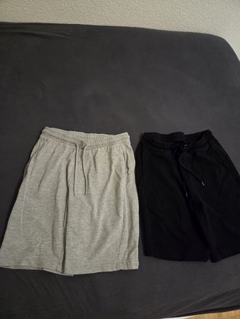 Kiabi Shorts grau Grösse XS zwei Stücke