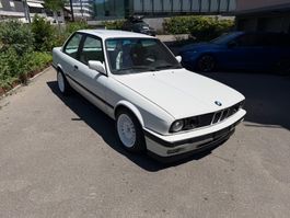 BMW 316i E30 Handschalter, Shadowline, Schiebedach
