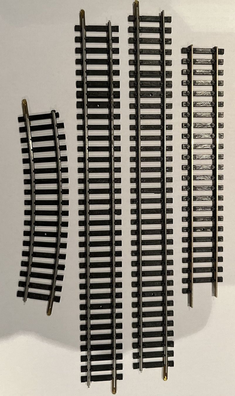 Jouef Modellini di ferrovie: Jouef 3 rails droit, 1 courbe – Usato da SION venduto da Patrick1950