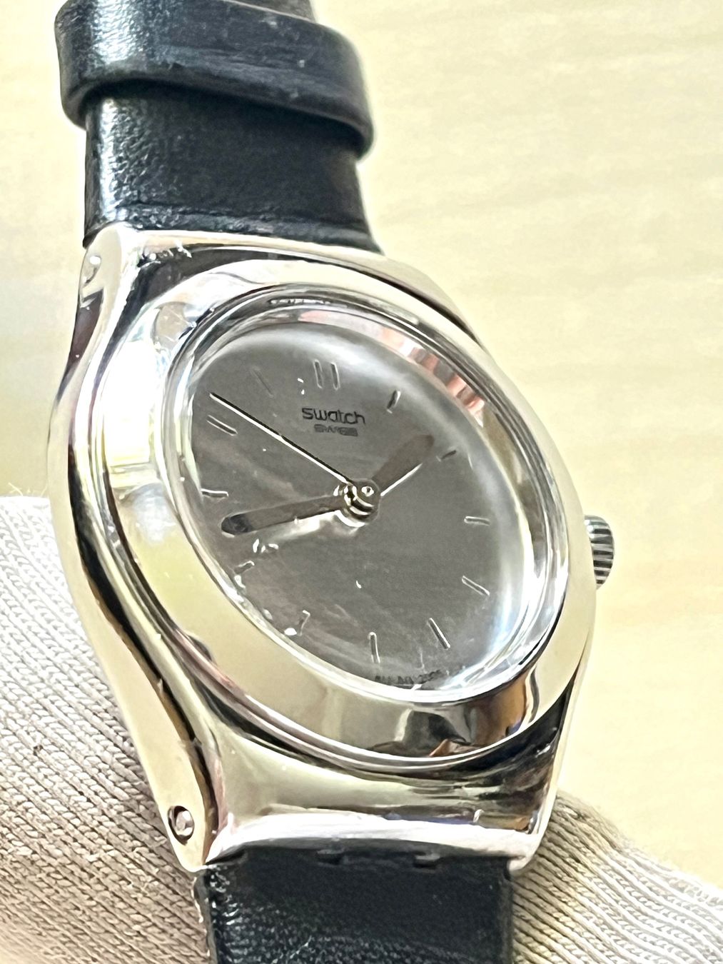 Swatch Orologi: Swatch Damenuhr Lederarmband Silberfarben – Usato da Grenchen venduto da chththl 5